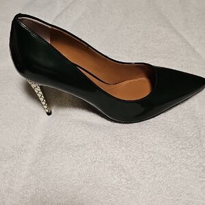 J.Renee Glossy Black Heels with Patterned Stiletto